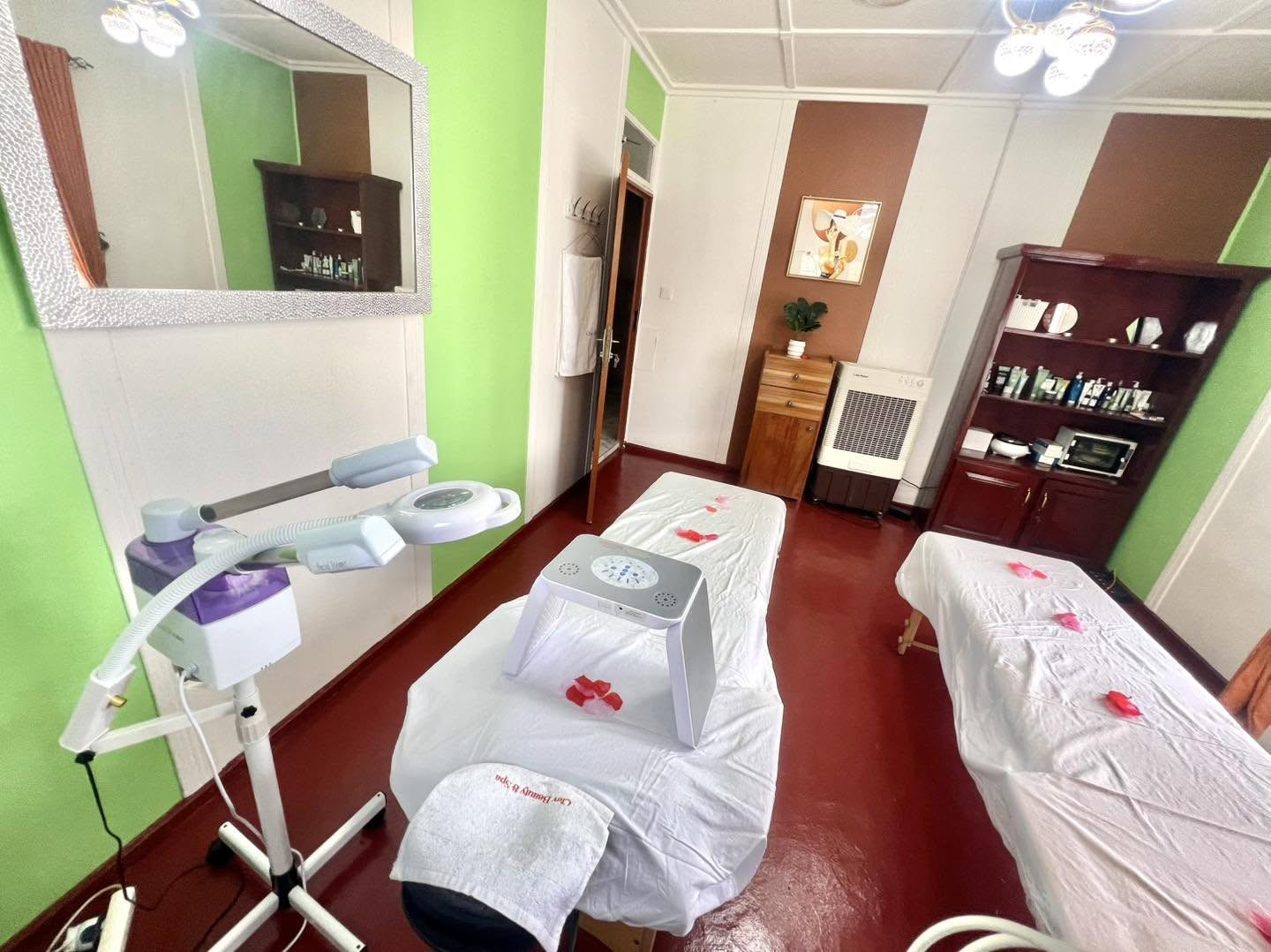 Cabine équipée pour les soins esthétiques
